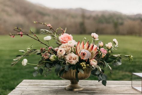 Protea Centerpiece Table Decorations, Protea Table Arrangements, Protea Wedding Table Decor, Welcome Table Flowers, Welcome Table Arrangement, Blush And Rose Gold Wedding, Protea Centerpiece, Blush Flowers Wedding, Pampas Wedding