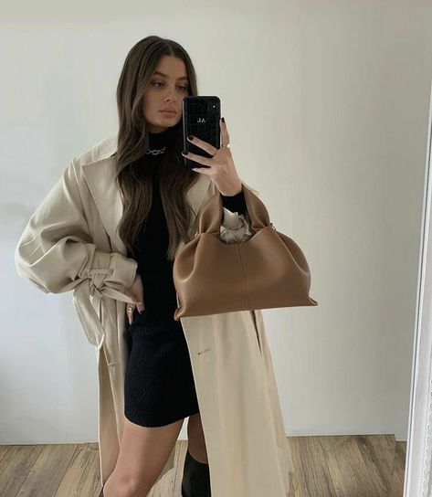 Polene Neuf Outfits, Polene Numero Neuf Outfit, Polene Bag Outfit, Polene Bag, Autumn Bag, Winter Style Guide, Casual Fashion Trends, Street Style Bags, Fall Trends Outfits