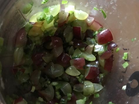 Grape Salsa Recipe, Grape Salsa, Grape Tomato Salsa Recipe, Recipes With Concord Grapes, Concord Grape Recipes Easy, Wild Grape Recipes, Red Grapes, Green Grapes, Salsa Recipe