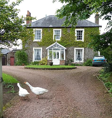 Georgian house…with geese having an argument …always have to spoil a picture HAHAHAHA English Houses, Georgian House, Gorgeous Houses, Georgian Homes, English Country House, English House, Stone Houses, Stone House, English Cottage