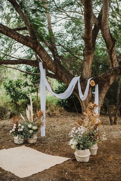 Backyard Wedding Ceremony, Forest Theme Wedding, Country Wedding Dresses, Outdoor Wedding Decorations, Wedding Mood, Forest Wedding, Wedding Deco, Ceremony Decorations, Outdoor Ceremony