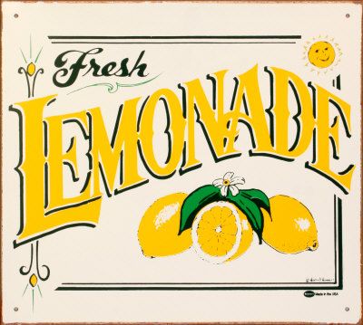 Free printable - vintage lemonade label Lemonade Sign, Lemonade Pitcher, Foto Transfer, Fresh Lemonade, Lemon Decor, Lemonade Recipes, Lemonade Stand, Vintage Metal Signs, Pink Lemonade