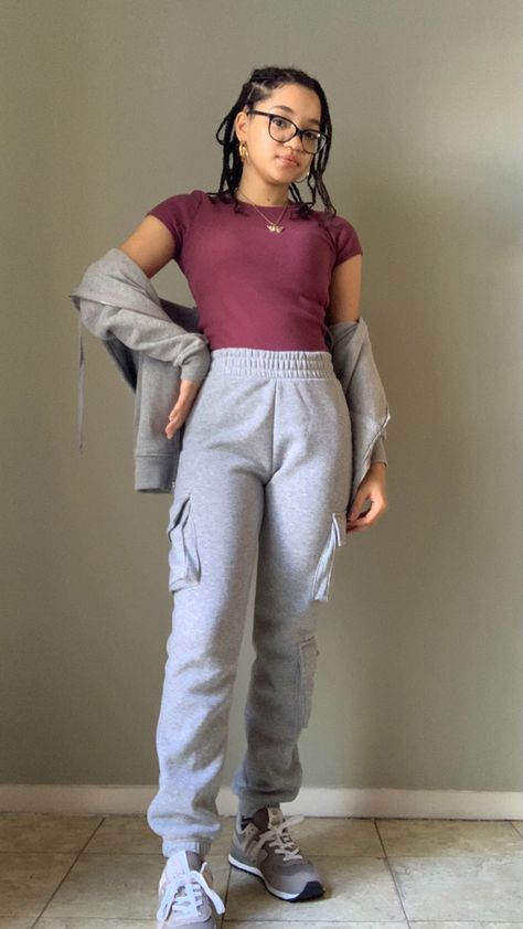 Grey sweatpants outfit, black girl, mini braids Gray Cargo Sweatpants Outfit, Fitted Cargo Sweatpants, Winter Baggy Sweatpants With Cargo Pockets, Fall High-waist Sweatpants With Cargo Pockets, Aritzia Cargo Sweatpants Outfit, Fall Streetwear Sweatpants With Cargo Pockets, Burgundy Sweatpants Outfit, Gray Cargo Sweatpants For Streetwear, Roots Sweatpants Outfit