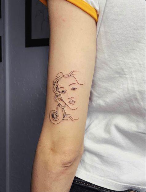 #venus #tattoo #tattoovenus #the birthofvenus Aphrodite Tattoo Simple, Botticelli Tattoo, Venus Tattoo Goddess, The Birth Of Venus Tattoo, Birth Of Venus Tattoo, Birth Of Venus Botticelli, Aphrodite Tattoo, Venus Tattoo, Delicate Tattoos For Women