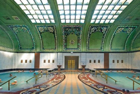 Gellért Bath is among the most beautiful Art Deco baths in the world Budapest Spa, Thermal Pool, Thermal Spring, Thermal Bath, Spa Inspiration, Best Spa, Spa Experience, Budapest Hungary, Infinity Pool