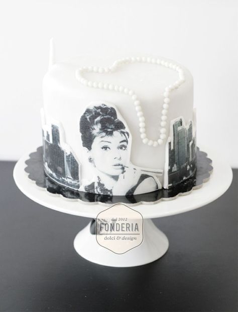 Audrey Hepburn Cake, Audrey Hepburn Birthday, Extreme Cakes, One Tier Cake, Tiffany Birthday, Tiffany Cakes, Tier Cakes, Tiffany Party, Decoration Pictures