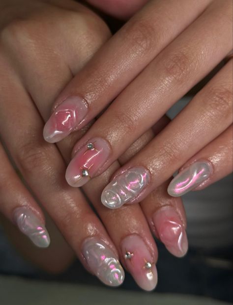 3d nail art Aesthetic Round Nails, Abstract Wedding Nails, Short Nails 3d Design, Simple 3d Gel Nails, 3d Nail Art Natural Nails, Easy 3d Nail Art, 3d Abstract Nail Art, 3d Nail Art Short Nails, Japan Nails Design