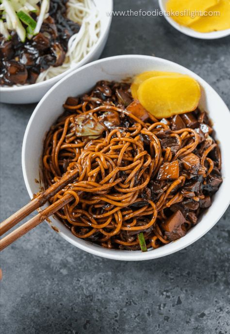 Vegan Jjajangmyeon (Noodles in Black Bean Sauce) Vegan Jjajangmyeon, Kimchi Soup Recipe, Bottom Kook, Black Bean Noodles, Bean Noodles, Bean Sauce, Wheat Noodles, Kimchi Fried Rice, Kimchi Recipe