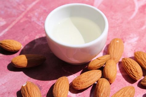 The Almond Water Recipe You Must Try Almond Water, Almond Oil Uses, Almond Oil Benefits, Flavored Lemonade, Almond Benefits, Milk Nutrition, Homemade Shampoo, Acne Oil, Natural Hair Oils