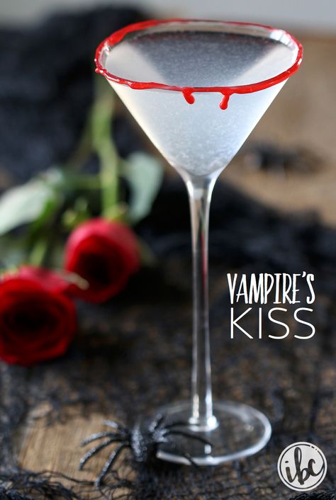 Halloween Cocktails: 2 Ways | inspiredbycharm.com Cheerio Treats, Lemon Martini, Halloween Treat Bags Diy, Cocktail Recipes For A Crowd, Cocktails Easy, White Chocolate Liqueur, Vampire Kiss, Halloween Cocktail, Inspired By Charm