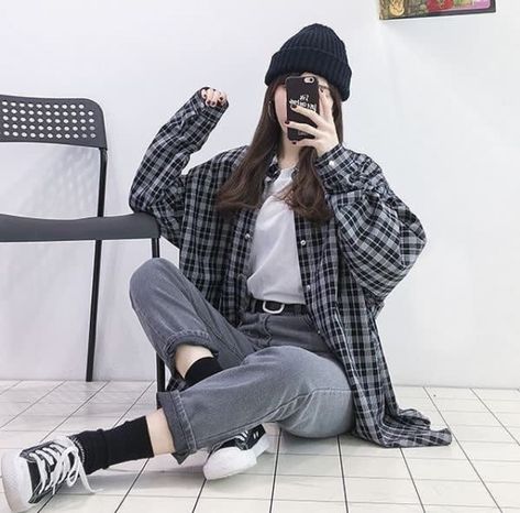 Moda Ulzzang, Fashion Trend Book, Penny Skateboard, Skater Outfits, Goth Outfit, Skater Girl Outfits, Skater Girl, Tomboy Outfits, Tomboy Style Outfits