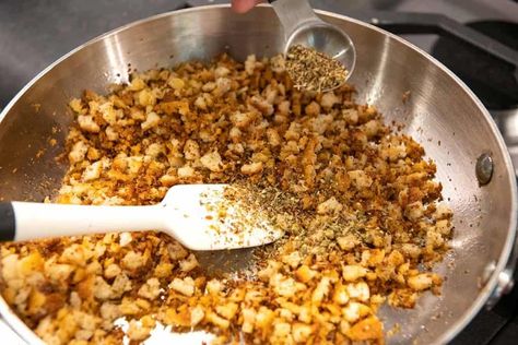 Easy Homemade Bread Crumbs Bread Crumbs For Stuffing, Breadcrumb Recipe, Roasted Salsa Verde Recipe, Homemade Breadcrumbs, Breadcrumbs Recipe, How To Make Breadcrumbs, Homemade Bread Crumbs, Easy Homemade Bread, Bread Crumbs Recipe