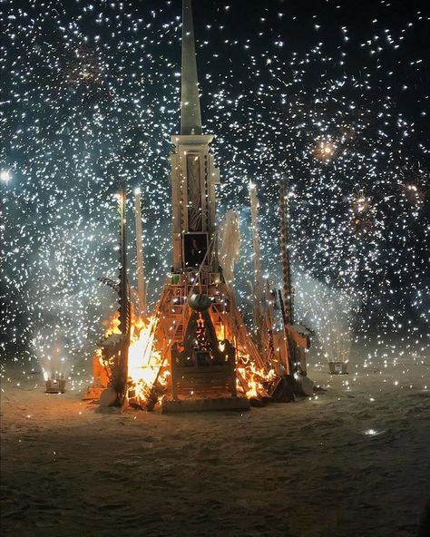 Burning-Man-2018 Burning Man Aesthetic, Burning Man Pictures, Burning Man Images, Man Pictures, Man Aesthetic, Rave Outfits Edm, Burning Man Art, Festival Rave Outfit, Video Motion