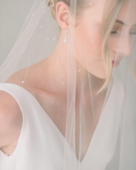 Inspired by Sofia Richie’s iconic bridal look, our Dew Drop Wedding Veil brings effortless elegance to your big day ✨ With delicate dew drops gathered near the comb and gracefully cascading to the edge, this veil adds the perfect touch of sophistication. It’s a timeless, chic accessory for your unforgettable wedding moment. 💍👰 #DewDropVeil #BridalVeil #SofiaRichieInspired #ElegantBride #WeddingStyle #BridalInspo #TessaKimBridal #SeattleBride #PNWWedding #BridalAccessories #WeddingInspiration... Dew Drop Veil, Drop Wedding Veil, Drop Veil, Illusion Tulle, Dress Sash, Sofia Richie, Light Ivory, Elegant Bride, Dew Drops