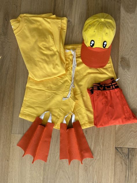 Duck Halloween Costume, Costumes For Family, Duck Outfit, Goose Costume, How To Make Yellow, Dede Raad, Dress Up Buttercup, Family Themed Halloween Costumes, Duck Costume