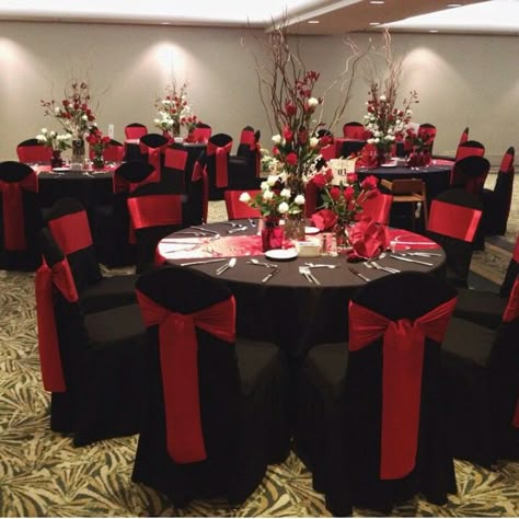 red and black decorations Main Table Quinceanera Red And Black, Red And Black Venue Quince, Quinceanera Themes Red And Black, Black And Red Quince Theme, Quince Decorations Red And Black, Burgundy And Black Quinceanera Theme, Red And Black Decorations Party, Black And Red Quince, Red And Black Sweet 16