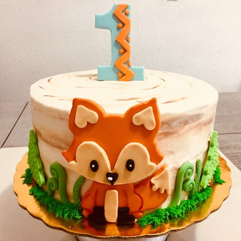 Fox Birthday Cake, Fox Birthday Party, Fox Birthday, Torte Cupcake, Fox Decor, Fox Cookies, Baby Boy 1st Birthday, 1st Birthday Cake, Baby Shower Woodland