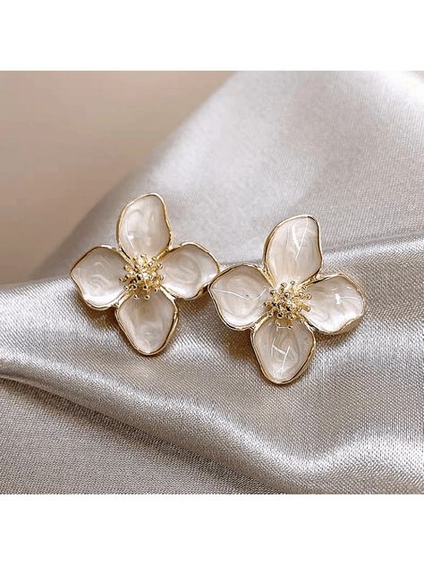 Abs Women, Flower Stud Earrings, Earrings Elegant, Fancy Jewellery, Flower Stud, Jewelry Lookbook, Watches Women Fashion, Flower Earrings Studs, Flower Studs