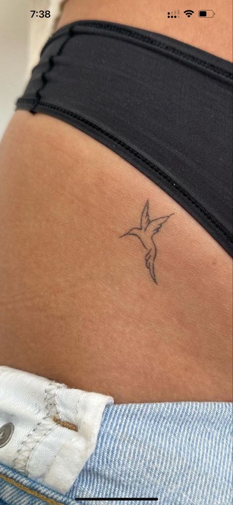 Women Tattoos Dainty, Lads Holiday Tattoo, Women Patchwork Tattoo Ideas, Strong And Devine Tattoo, Tattoos That Are Easy To Hide, Danty Tattoos Sleeve Ideas, Hummingbird Tattoo On Leg, Minimal Tattoo Meaningful, Chic Small Tattoos For Women