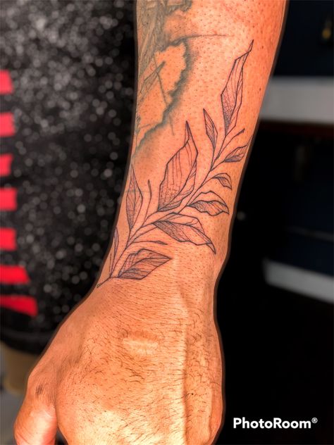 Leaf Plant Tattoo, Leaf Tattoo Men, Designer Tattoo, Tattoos Masculinas, Plant Tattoos, Tattoo Cafe, Tattoo Plant, Simple Tattoos For Guys, Leaf Man