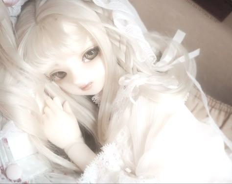 Aesthetic Angel, Anime Doll, Doll Aesthetic, Angel Aesthetic, Living Dolls, Hair Ribbon, Photo Edited, Old Dolls, Anime Dolls