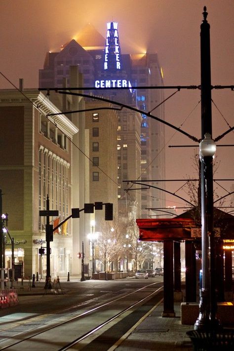 Foggy Night, Salt Lake City Downtown, Temple Square, Red Rain, Banks Building, Utah Usa, Salt Lake City Utah, Weather Forecast, City Aesthetic