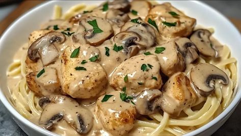 Chicken Mushroom Alfredo, Creamy Chicken Stroganoff, Rotisserie Chicken Recipes Healthy, Chicken Mushroom Pasta, Creamy Mushroom Chicken, Mushrooms And Onions, Chicken Stroganoff, Fancy Dinner Recipes, Mushroom Stroganoff