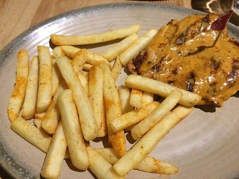 Oh Nandos i have missed you so much! Butterfly chicken breast with the HOT Nando's sauce and a side of peri peri chips! Yummy! by crabverse #Connaught_place #Delhi #IncredibleIndia Peri Peri Chips, Butterfly Chicken, Butterfly Chicken Breast, Peri Peri, Connaught Place, Missing You So Much, Chicken Breast, Sauce, Chips