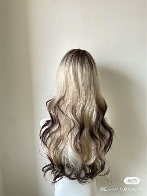 Pudding Hair Color, Kawaii Hair Color, Reverse Ombre Hair, Pretty Hair Cuts, Hair Colors Ideas, Flapper Hair, Hair Doctor, Fox Hair, Korean Hair Color