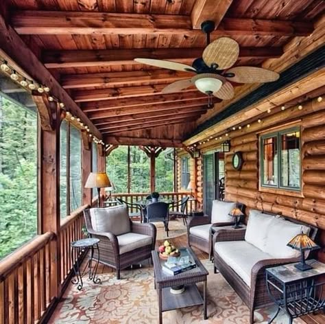 Log Home Porch Ideas, Log Cabin Deck Ideas, Enclosed Back Deck, Covered Deck Ideas Decor, Cabin Screened In Porch, Patio Sunroom Ideas, Porch Roof Styles, Cabin Porch Ideas, Log Cabin Porch