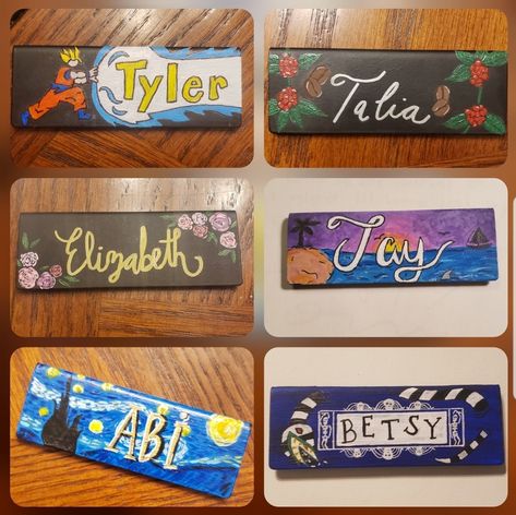 Creative Name Tags Ideas, Name Tag Design Art, Name Tag Art Ideas, Name Tag Art, Graffiti Name Tag, Starbucks Nametags Art, Starbucks Pictures, Starbucks Apron, Starbucks Crafts