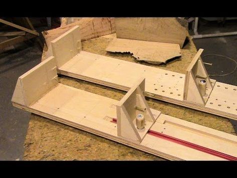 How to make a Band saw Sled to cut Log Slices - YouTube Mortise Jig, Woodwork Tips, Tenon Jig, Bandsaw Projects, Saw Mill, Log Slices, Band Saw, Wood Project, Beginner Woodworking Projects