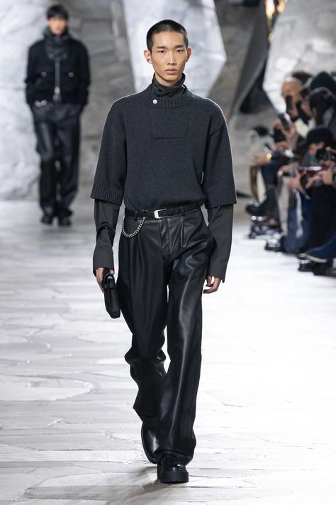 Fall 2023 Menswear, 2023 Menswear Fashion Show, Menswear Runway, Hermes Men, Menswear Fashion Show, Menswear Fashion, Menswear Collection, Vogue Fashion, Fall 2023