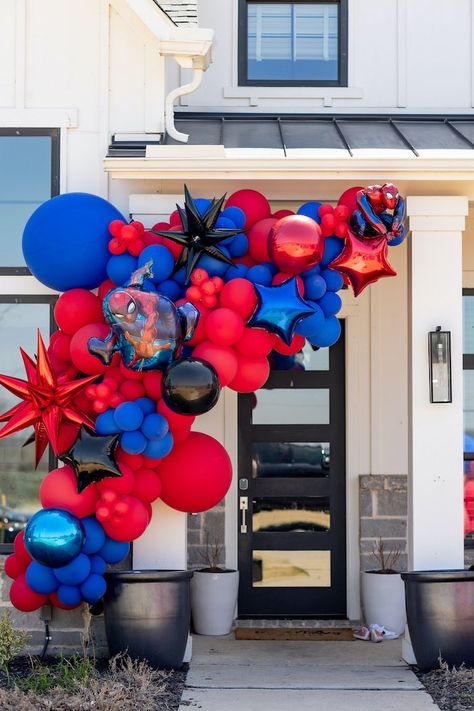 Kara's Party Ideas Spider Man Party | Kara's Party Ideas Spidey Balloon Garland, Spider Man Balloon Garland, Spiderman Theme Party Decoration, Themed Macarons, Spiderman Balloon, Spiderman Theme Party, Spiderman Birthday Party Decorations, Nicolas Party, Spiderman Decorations