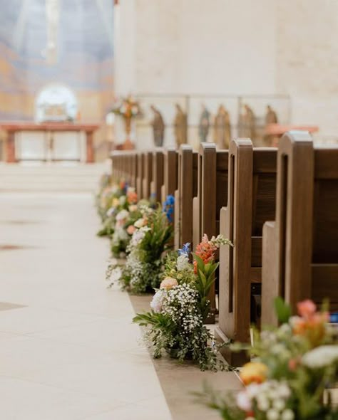 Flowers On Pews Wedding, Wedding In Church Decorations, Pews Decorations Church, Wedding Chapel Aisle Decor, Indoor Church Wedding Decorations, Church Altar Wedding Decorations, Decorating Church For Wedding, Catholic Wedding Decor, Flowers For Church Wedding