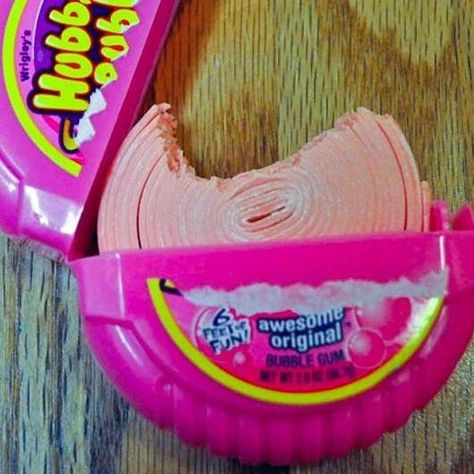 Pin for Later: These 9 Pictures Will Make You Want to Curl Up in a Ball and Cry What horrible person would do this?! Ocd Humor, Hubba Bubba, Buzzfeed Quizzes, Fun Quizzes, Bubble Gum, Funny Photos, Childhood Memories, Gum, Funny Pictures