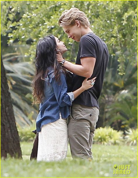 Vanessa Hudgens & Austin Butler Austin Butler And Vanessa, Vanessa And Austin, Vanessa Hudgens And Austin Butler, Chaning Tatum, Shannara Chronicles, The Love Club, Blonde Boys, Austin Butler, Blonde Guys