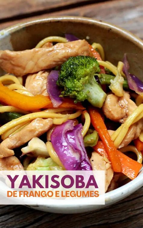 Yakisoba Recipe, Chicken Yakisoba, Fit Recipes, Spice Recipes, Sem Lactose, Diy Food, Asian Recipes, Noodles, Low Carb