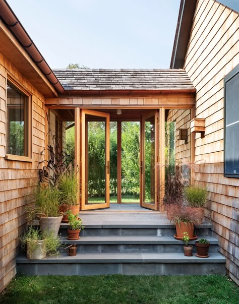 Cedar Shingle Roof, Summer Living Room, Lake Houses, House Cottage, Shelter Island, Cottage Exterior, Cedar Shingles, Nyc Design, Beach Shack