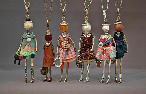 Doll Necklace, Fiber Jewelry, Trendy Fashion Jewelry, Doll Jewelry, French Dolls, Textile Jewelry, Flower Accessories, Beads And Wire, Fabric Jewelry