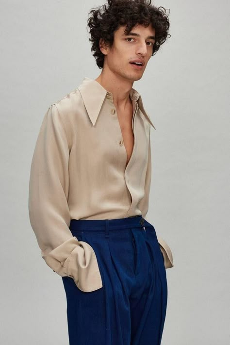 Pointy Collar Shirt, Man Silk Shirt, Man Unbuttoned Shirt, Men’s Blouse, Men In Blouses, Large Collar Shirt, Pointed Collar Shirt, Men’s Shirt Designs, Mens Shirt Collar Styles