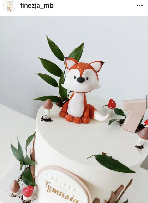 First Birthday Cake Woodland, Fox Smash Cake, 1st Birthday Cake Woodland, Fox Cake Ideas Birthday, Woodland Fox Cake, Fox Cake Toppers, Fox Cake, Woodland Cake, Forest Cake