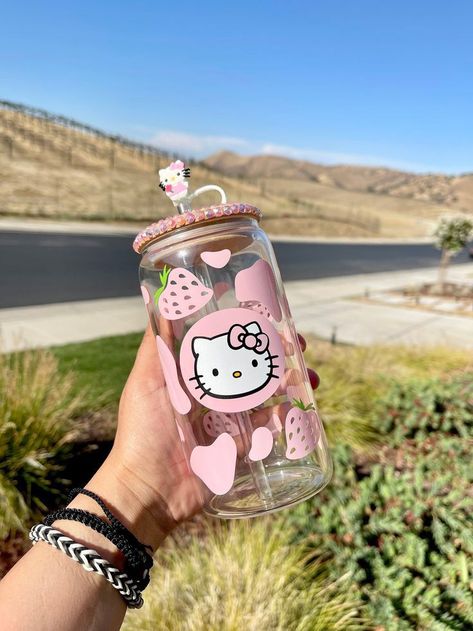 Hello Kitty Tumblr, Tumbler Care Instructions, Starbucks Cup Art, Cutie Quote, Hello Kitty Jewelry, Cow Spots, Diy Glass Bottle Crafts, Tumbler Glass, Hello Kitty Aesthetic