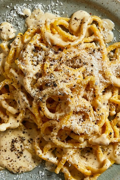 Peppercorn Pasta Sauce, Creamy Pepper Pasta, Roman Pasta Recipes, Agio Olio Pasta Recipe, Caccio And Peppe, Caico De Pepp, Pasta Sauces Recipes, Famous Italian Dishes, Fast Pasta