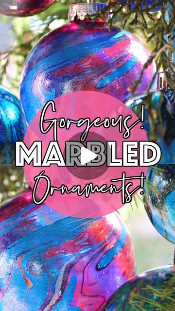 Marbling Ornaments Diy Christmas, Marbled Ornaments, Water Marbling Ornaments, Acrylic Circle Ornaments Diy, How To Paint Glass Ornaments, Water Marbling Christmas Ornaments, Glass Ornament Painting Ideas, Glass Ornaments Diy Christmas, Diy Glass Ornaments