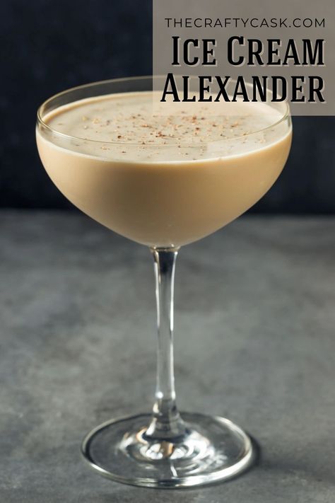 Brandy Ice Recipe, Brandy Alexander Recipe Ice Cream, Brandy Alexander With Ice Cream, Brandy Alexander Recipe, Brandy Ice, Brunch Drinks Alcoholic, Champaign Cocktails, Basic Cocktail Recipes, Brandy Alexander Cocktail