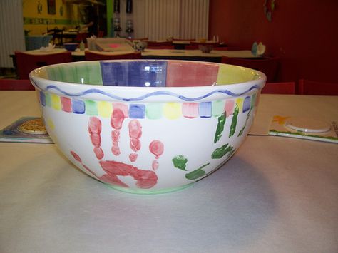 handprint bowl Kids Homemade, Thumb Prints, Noodle Bowls, Handprint Art, Pasta Bowls, Hand Print, Large Bowl, Mothers Day Crafts, Easy Crafts For Kids