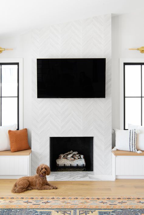 Pecan - Beach Bungalow - Beach Style - Family Room - Orange County - by Well Done Building & Design | Houzz Black Mantle Decor, Subway Tile Fireplace, Tiled Fireplace Wall, Herringbone Fireplace, Scandinavian Fireplace, Chevron Tiles, Fireplace With Tv, Mantel Styling, Fireplace Accent Walls