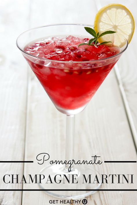 YUM - Pomegranate Champagne Martini!! #Martini #Champagne #Pomegranate #HealthyDrinks Low Calorie Cocktails Recipes, Low Cal Cocktail, Champagne Martini, Martini Party, Low Calorie Cocktails, Healthy Food Swaps, Food Swaps, Healthy Swaps, Martini Recipes