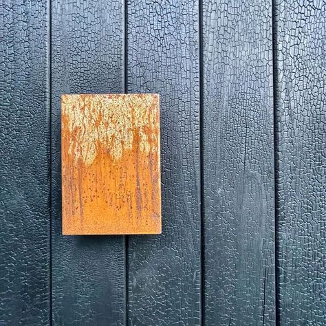 Paul Davidson on Instagram: "Burnt wood and rusted steel. Texture, colour, and contrast. Shou-sugi-ban, COR-TEN steel. #shousugiban #toastedwood #blackcladding #burntwoodcladding #cortensteel #woodcladding #blackarchitecture" Studio Exterior, Cor Ten Steel, Black Cladding, Black Architecture, Steel Texture, Rusted Steel, Ed Wood, Exterior House Remodel, Burnt Wood